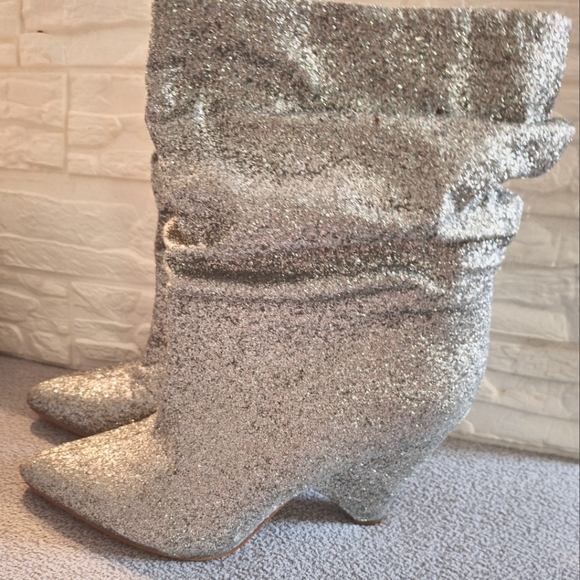 Guess Ankle Boots - Picture 4 of 5